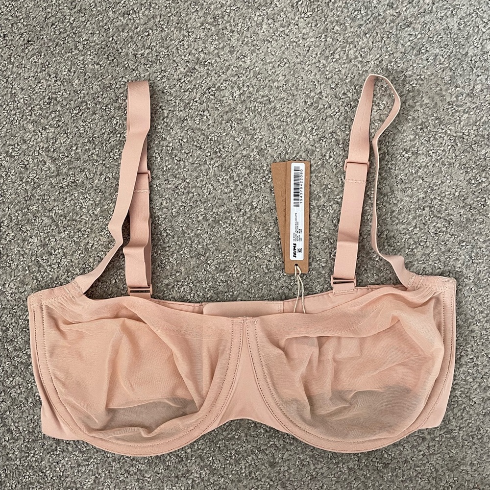 NWT SKIMS Unlined Balconette Bra